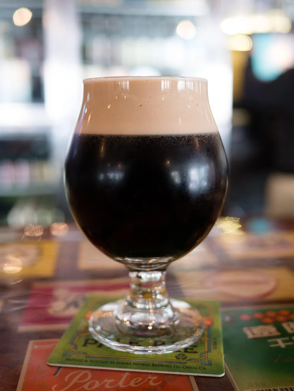 Dunkles Starkbier im Glas